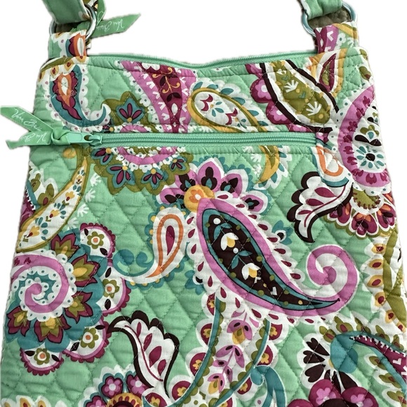 Vera Bradley crossbody purse. - Picture 3 of 11